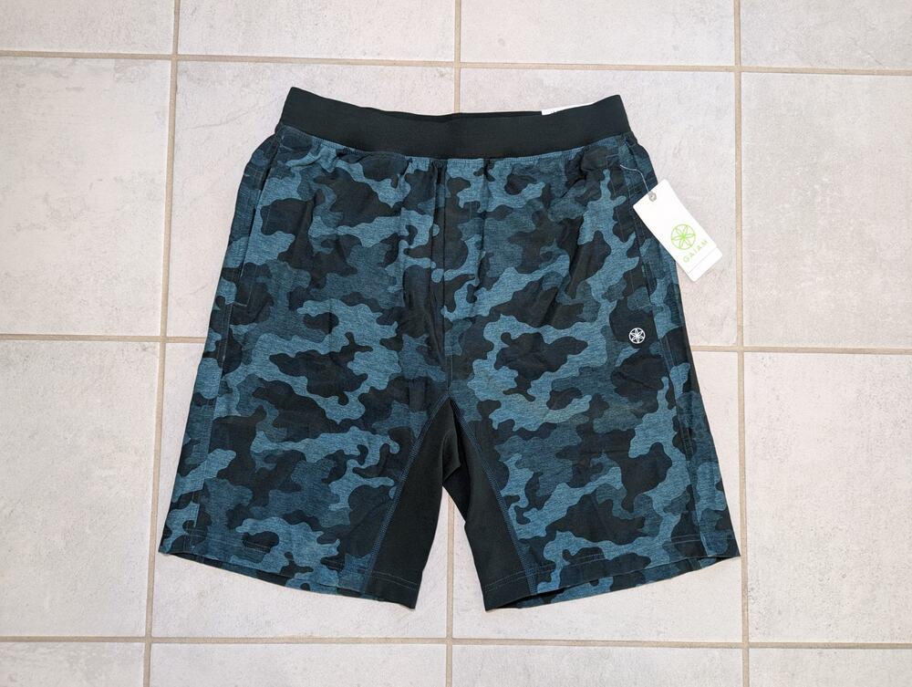 Gaiam Men's Small Karma Shorts Strength Camo Drawstring Slim Fit Pine Grove NEW
